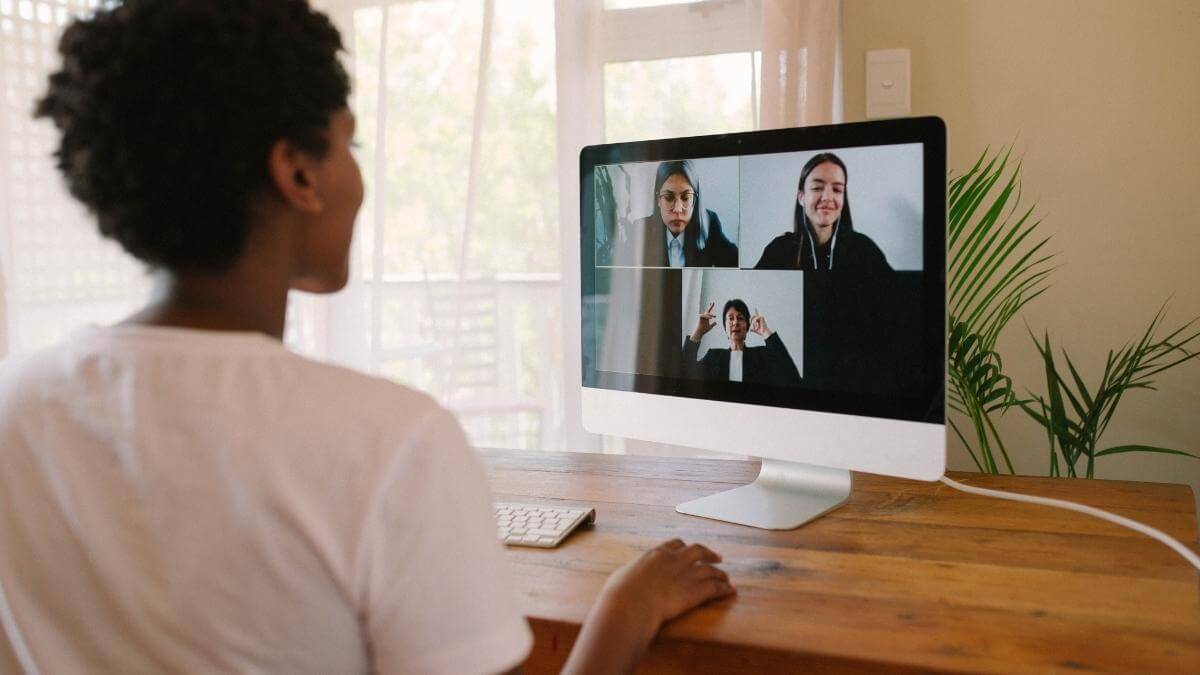Google Meet vs Zoom: Which Is Better? Key Features Compared