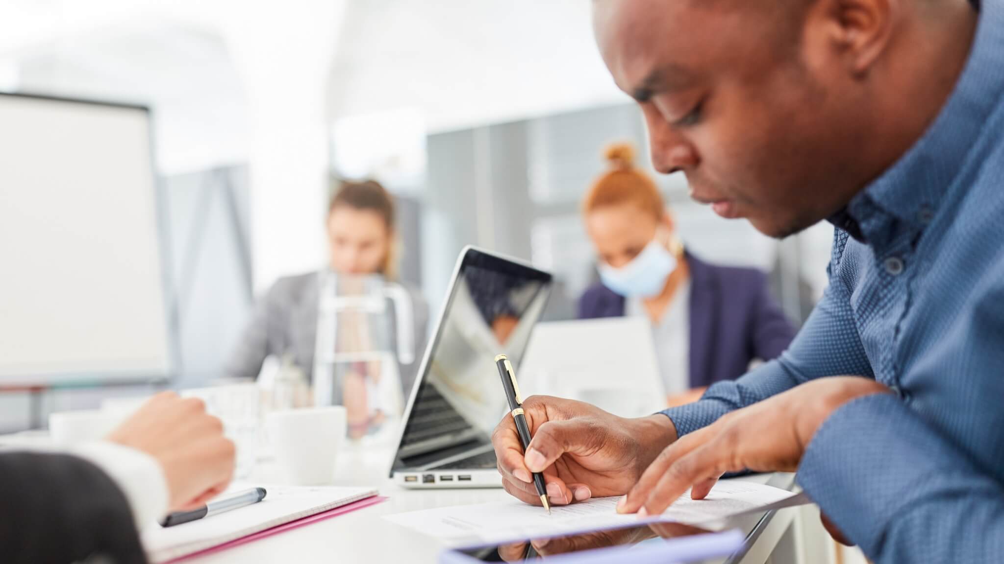 Generate a Meeting Minutes Transcription: A Complete Guide With Templates