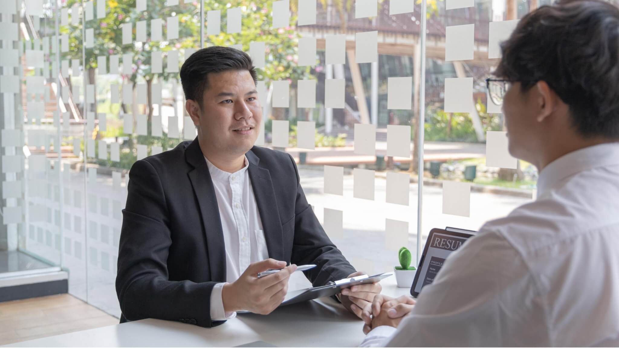 How to Have an Effective Reverse Interview [+Examples]